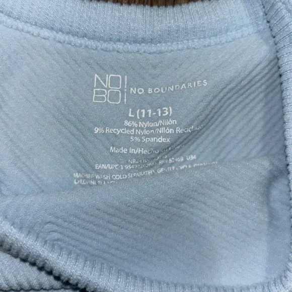 Women’s athletic set. Light blue. Size large. Bottoms are a little see through - Picture 3 of 4